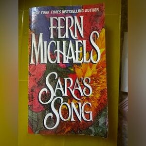 💜 Sara's Song by Fern Michaels Paperback Book
